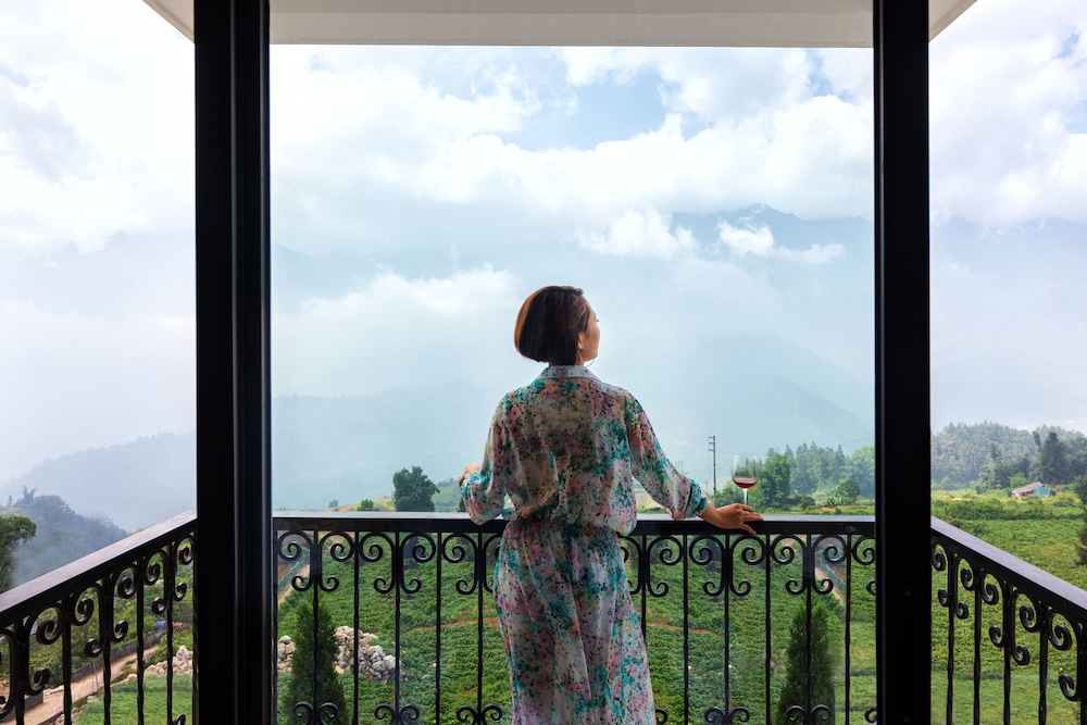 The View Sapa Hotel 50/50