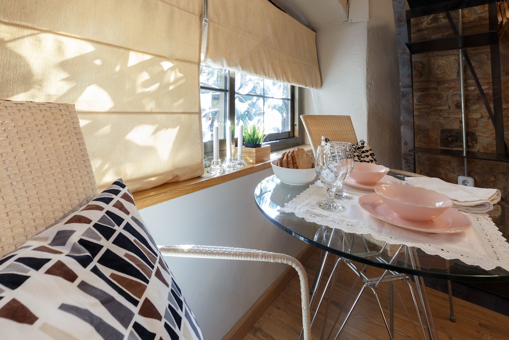 Ainb Picasso Corders Apartments 27/58