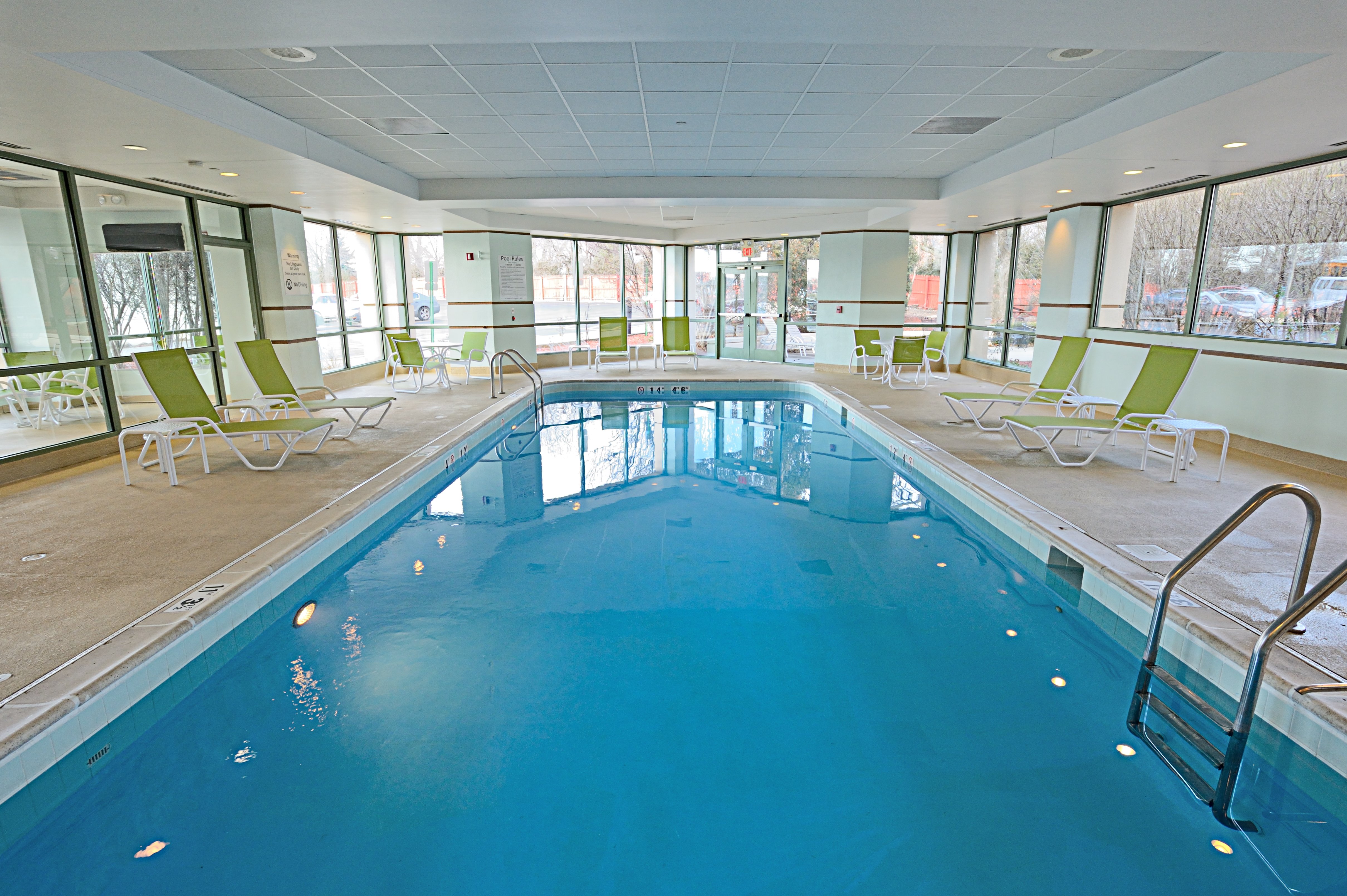 HOLIDAY INN CHICAGO OAKBROOK 31/63