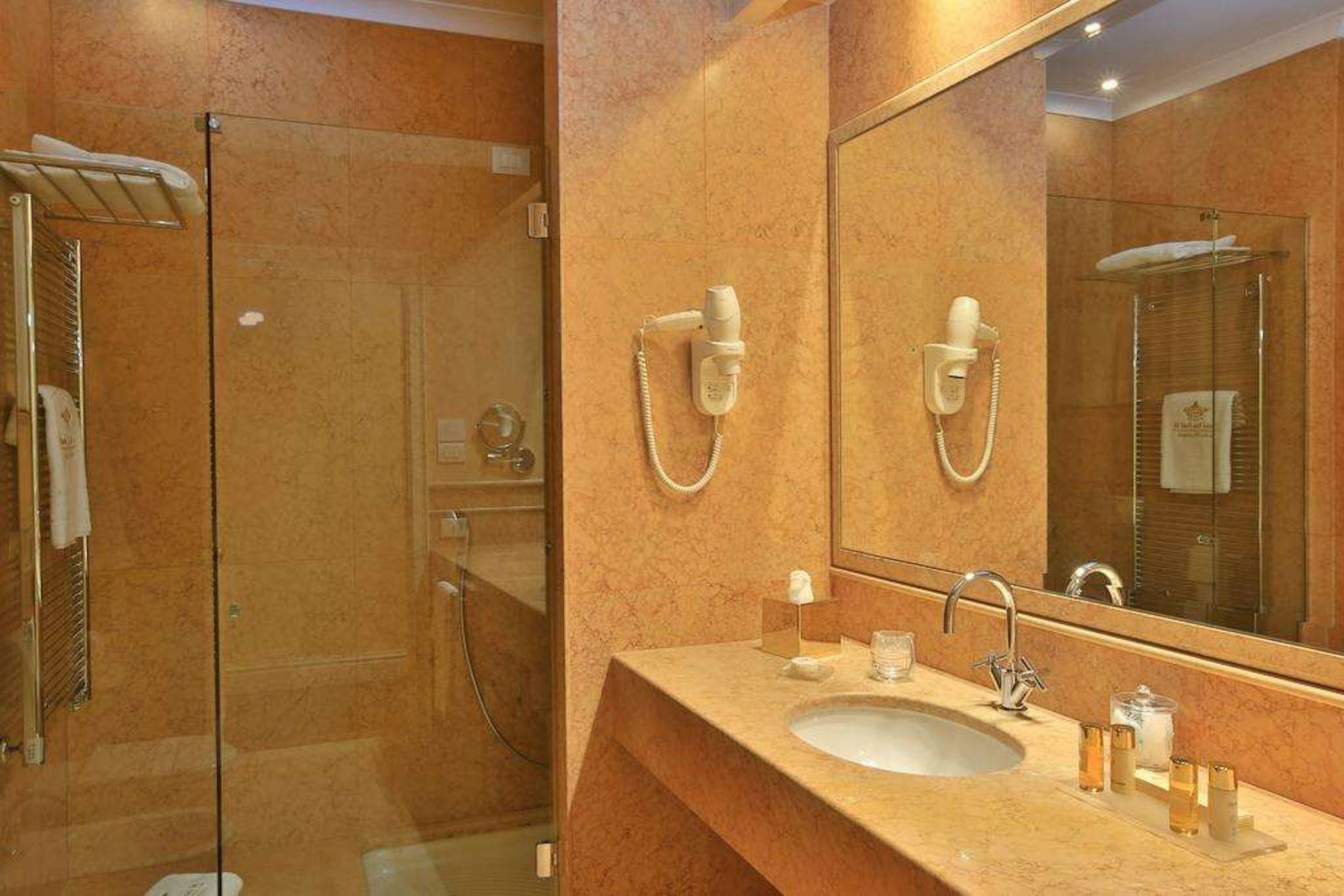 Hotel Rua Frati 48 in San Francesco 47/50