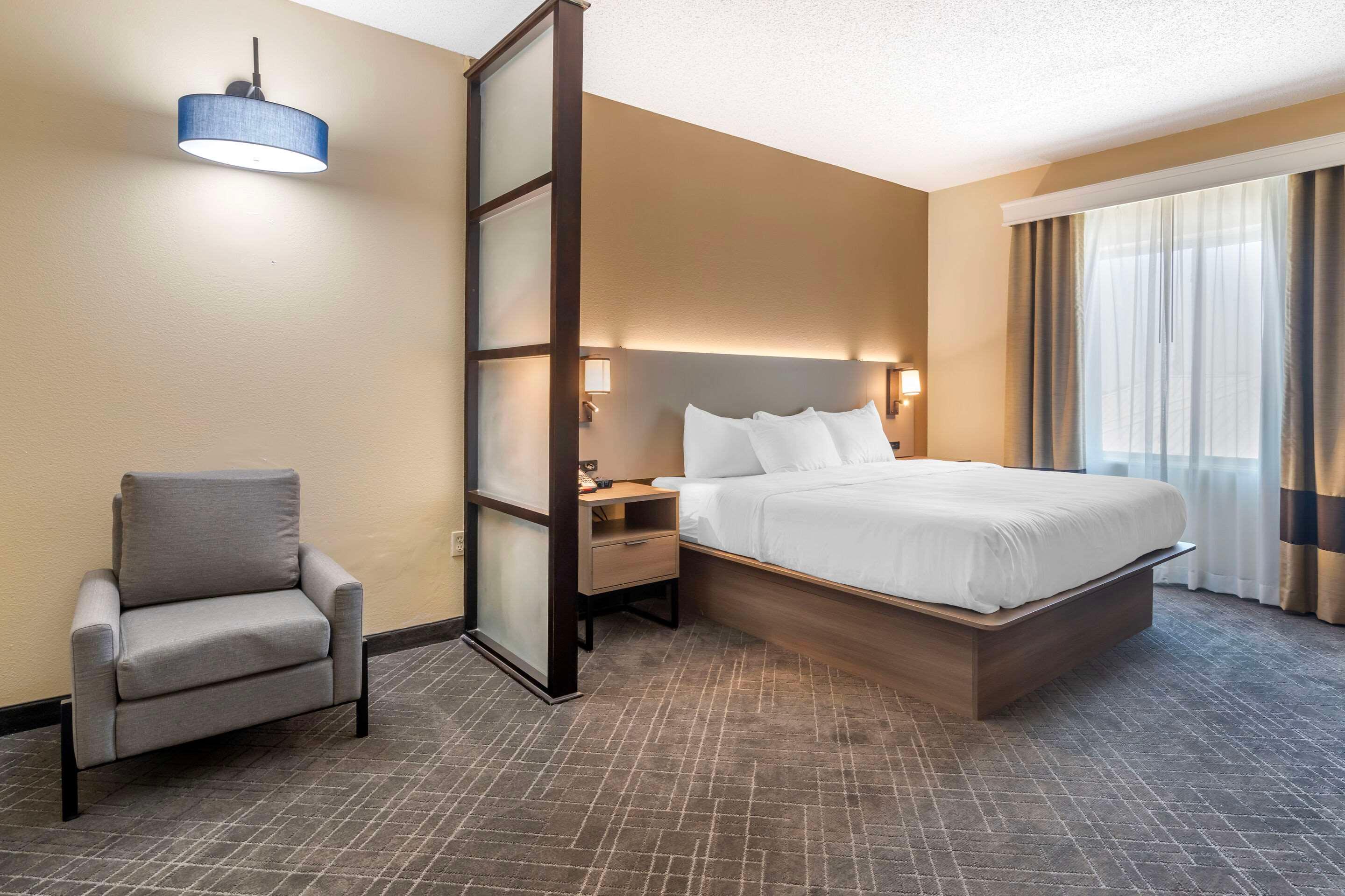 Efficiency, Suite, 2 King Beds