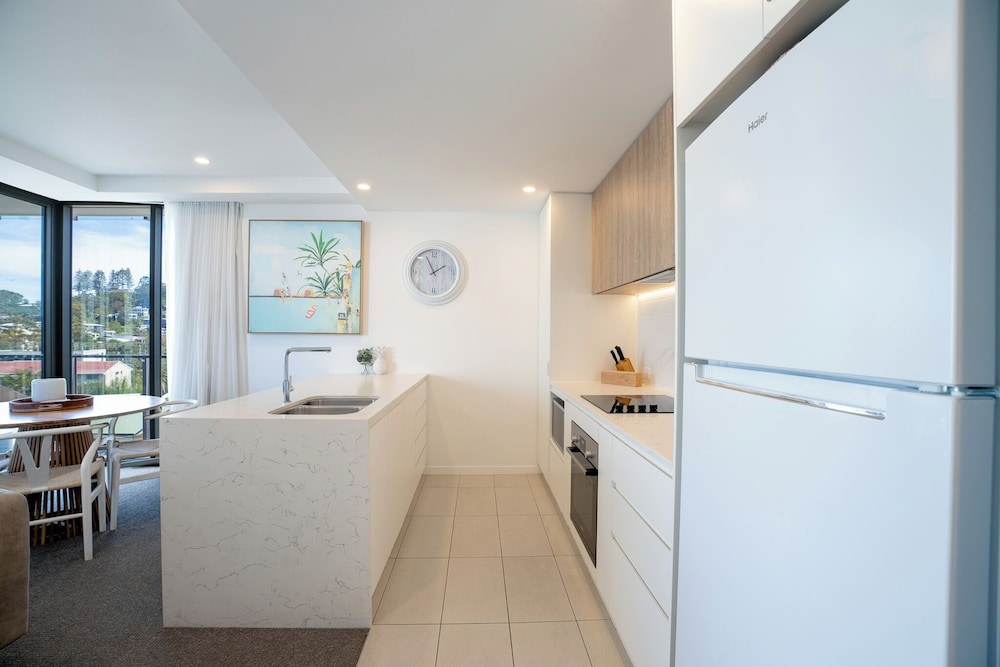 X Kirra Apartment 7/50