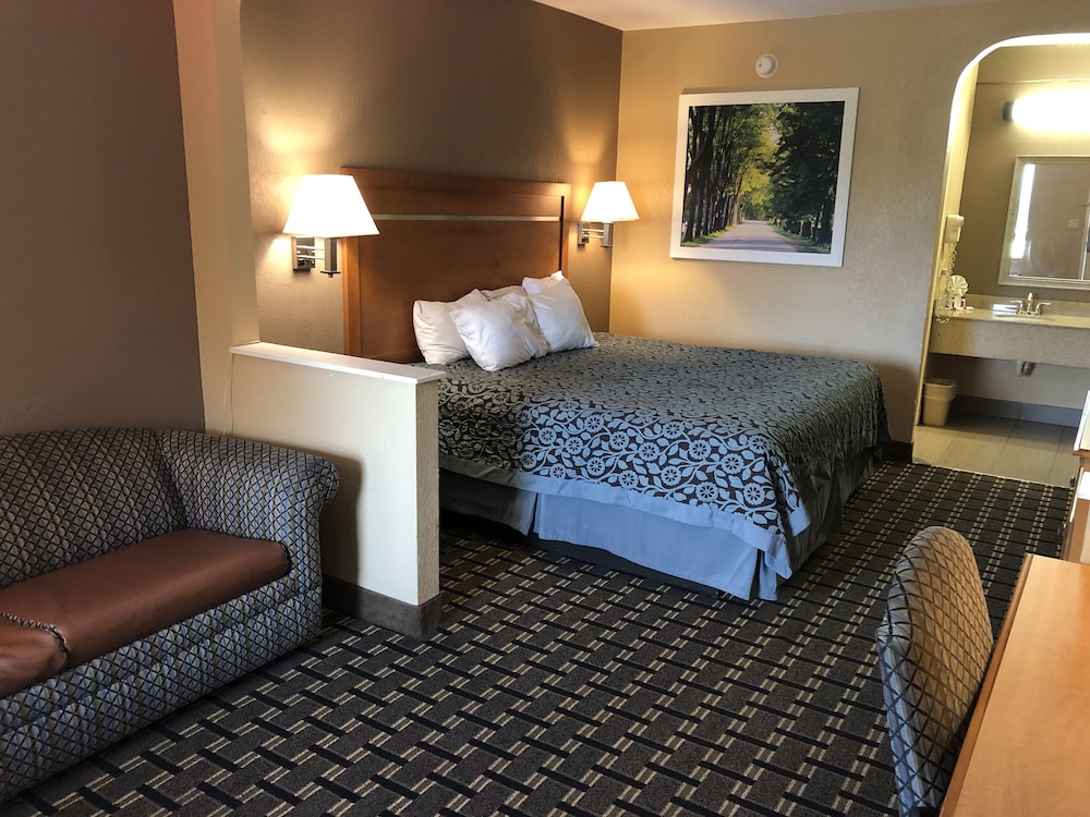 Days Inn By Wyndham Columbus 4/54