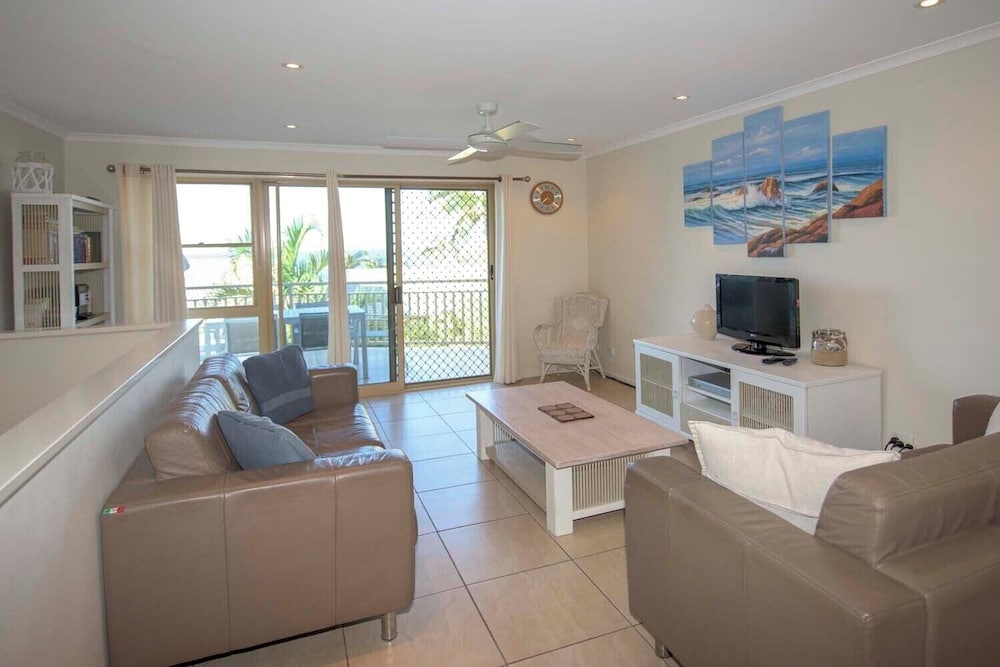 Pandanus Palms Resort 25/50