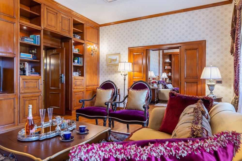 Suter Palace Boutique Hotel 46/69