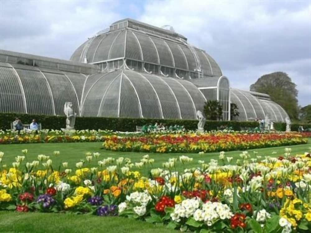 Kew Rooms 2/49