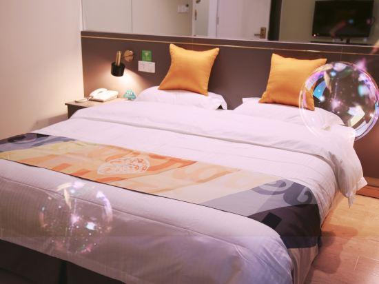 Deluxe, Double Bed