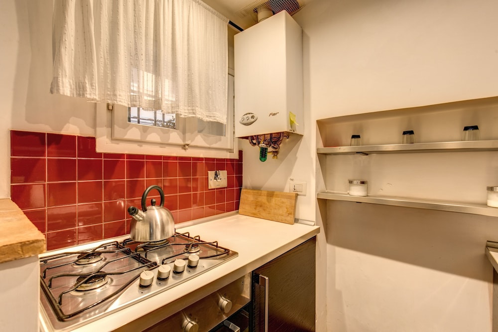 Nice Studio in Trastevere 40/49