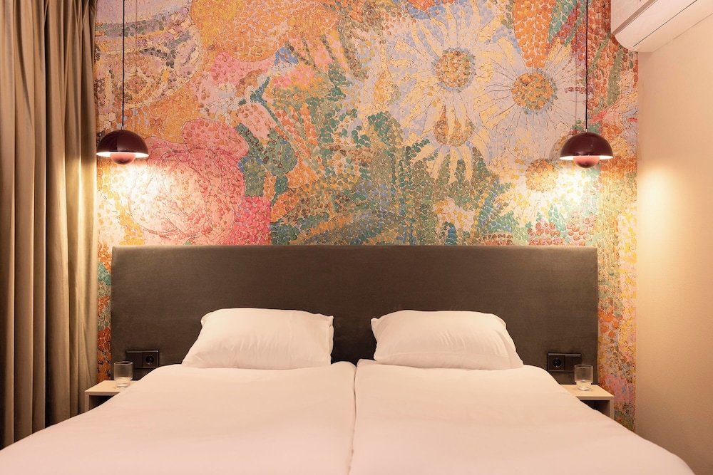Art Gallery Hotel Bv 10/33