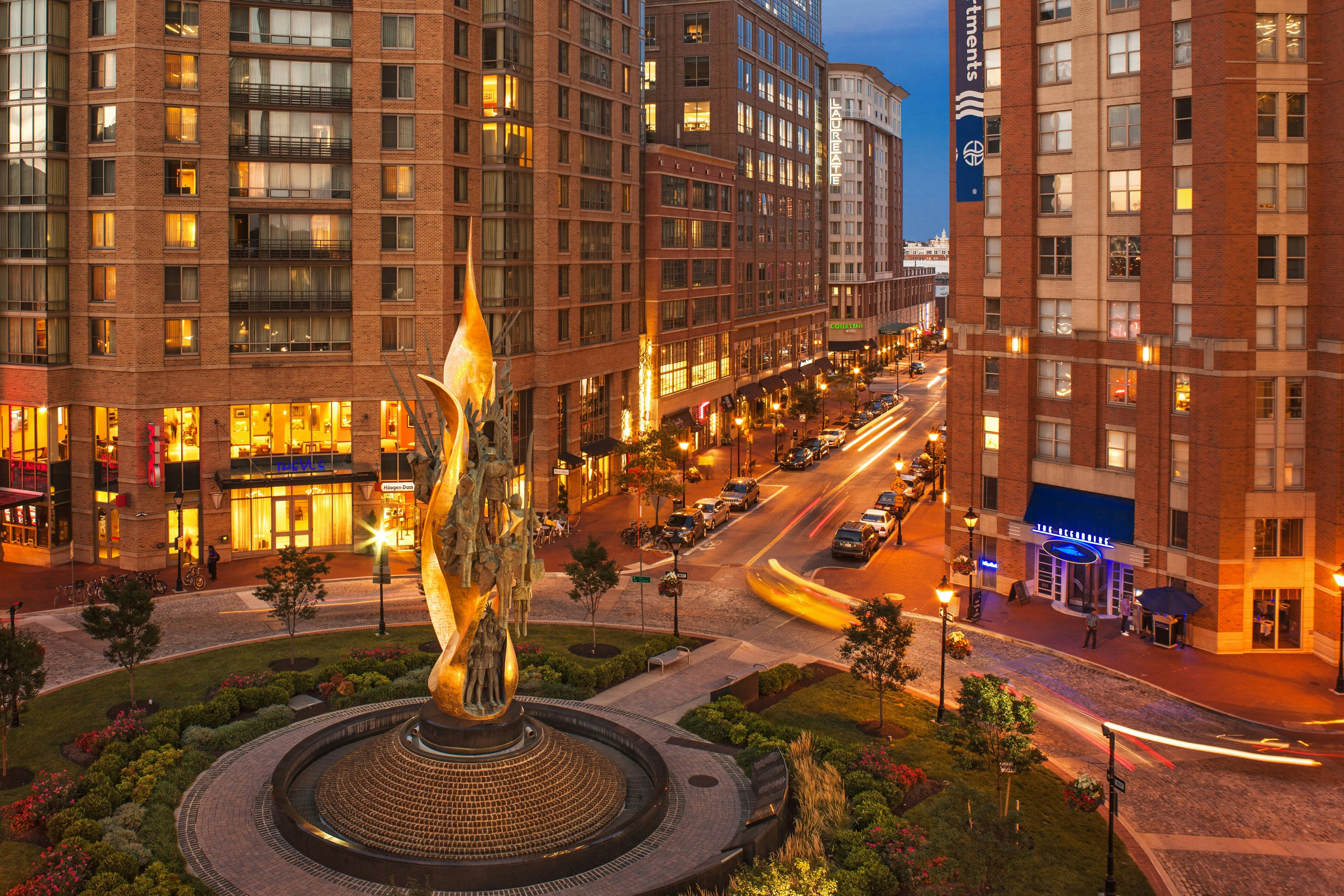 Courtyard Baltimore Downtown Inner Harbor 16/16