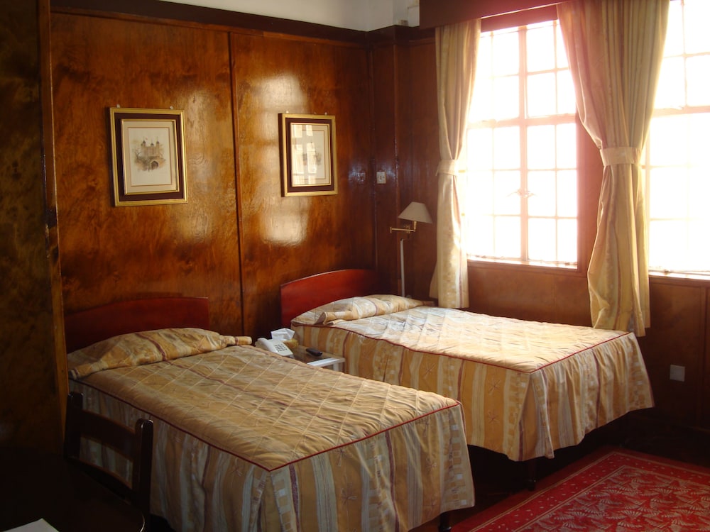 OAKWOOD HOTEL 22/53