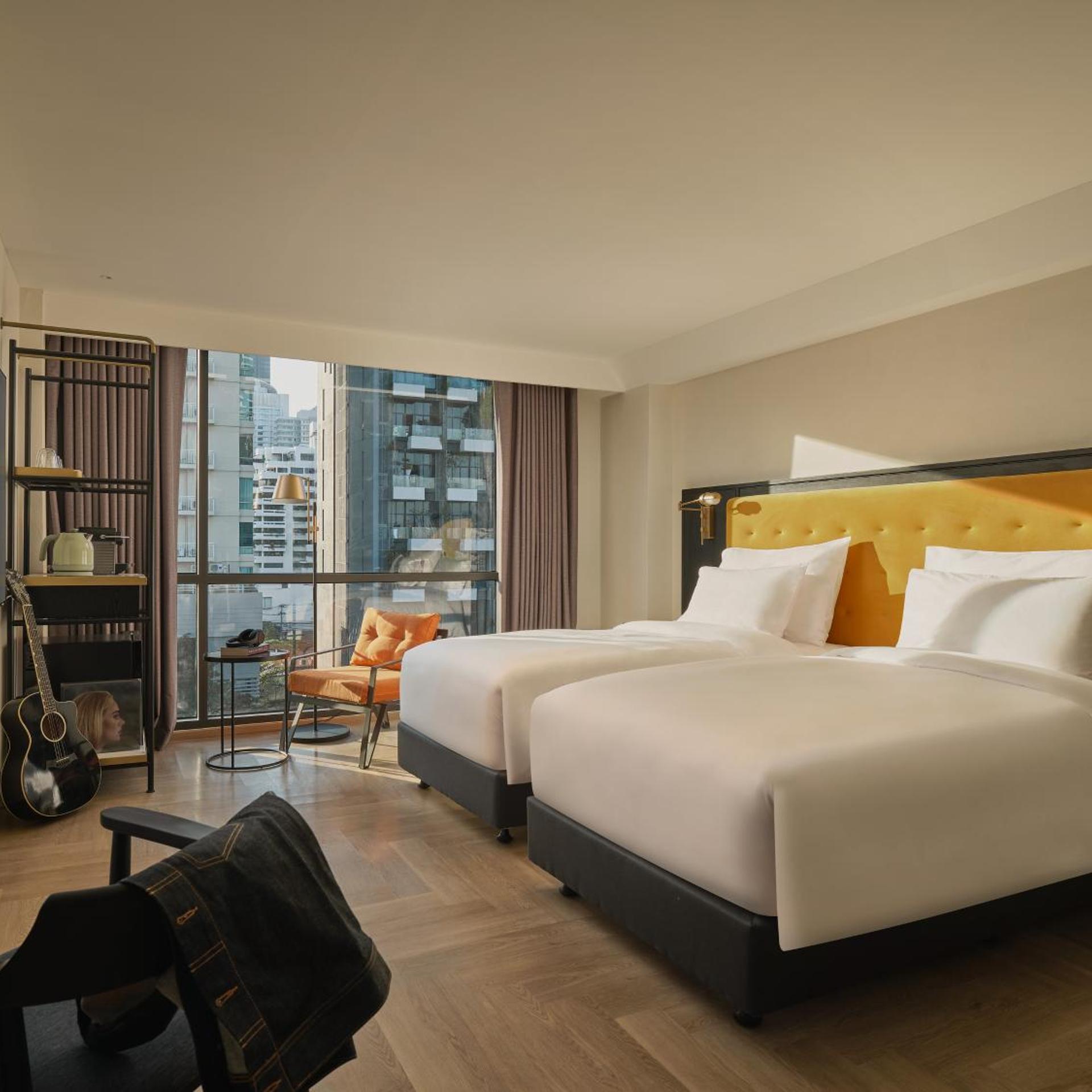 Uptown, Single Bed