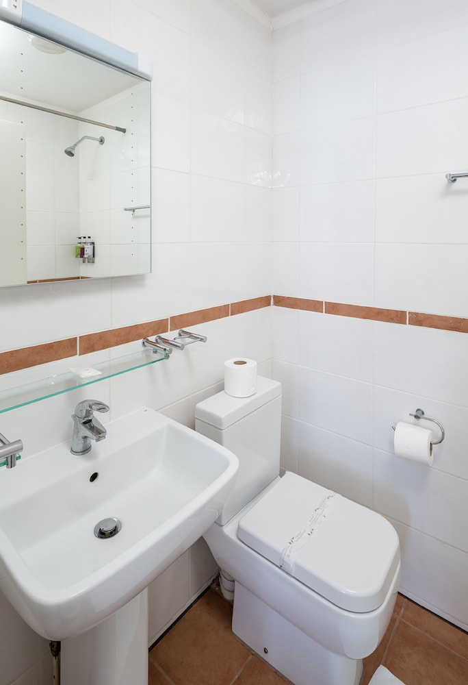 OYO Bros Inn Hotel 46/50