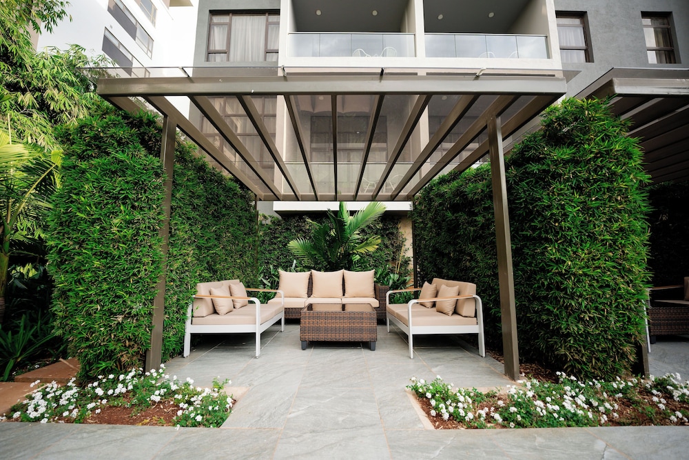 Trademark Suites at Enaki Town 48/60