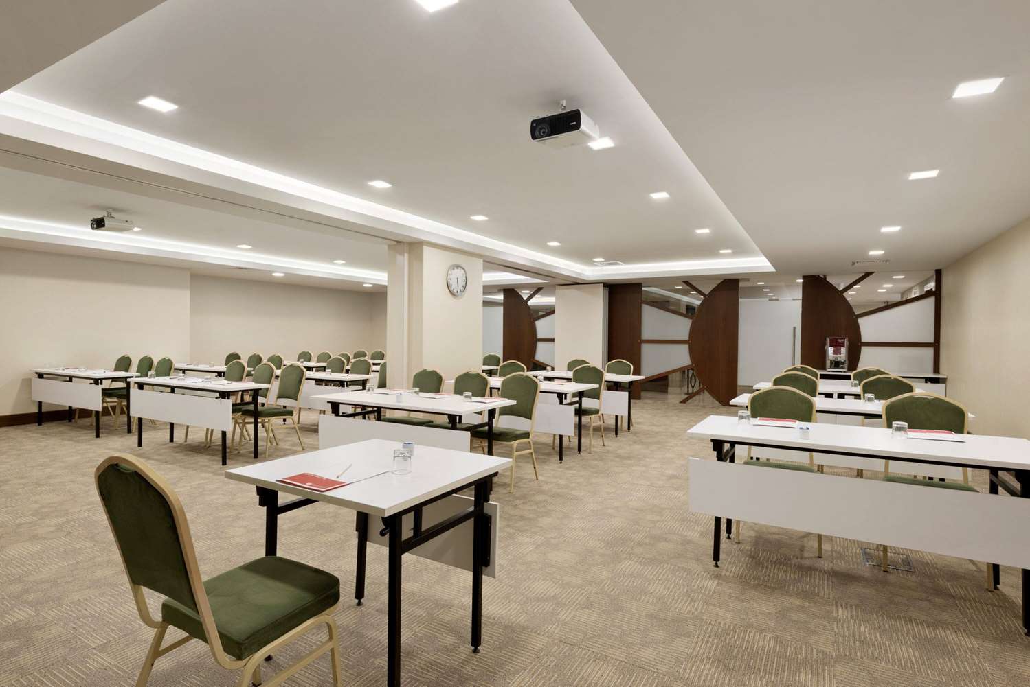 Ramada By Wyndham Istanbul Taksim 26/32