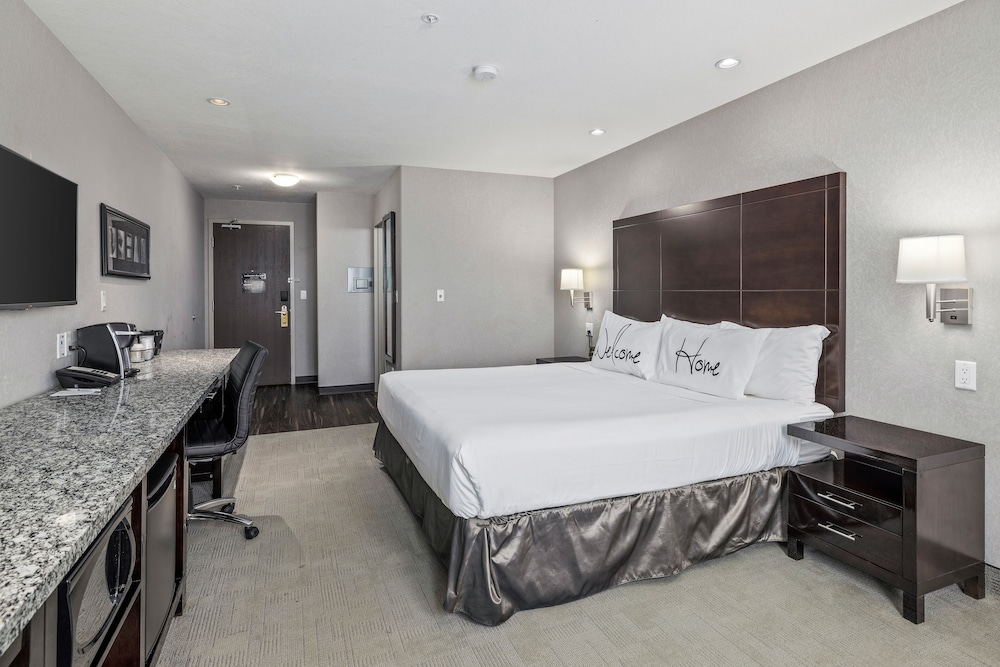 Home Inn and Suites Regina Airport 13/68
