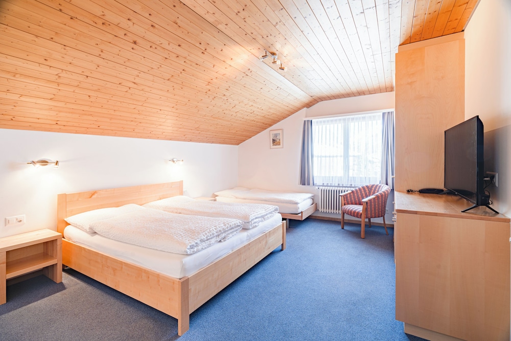 ROOM, TRIPLE