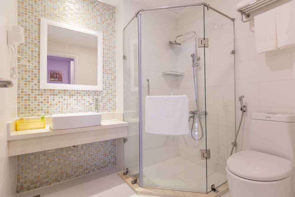 Hotel L Odeon Phu My Hung 46/46