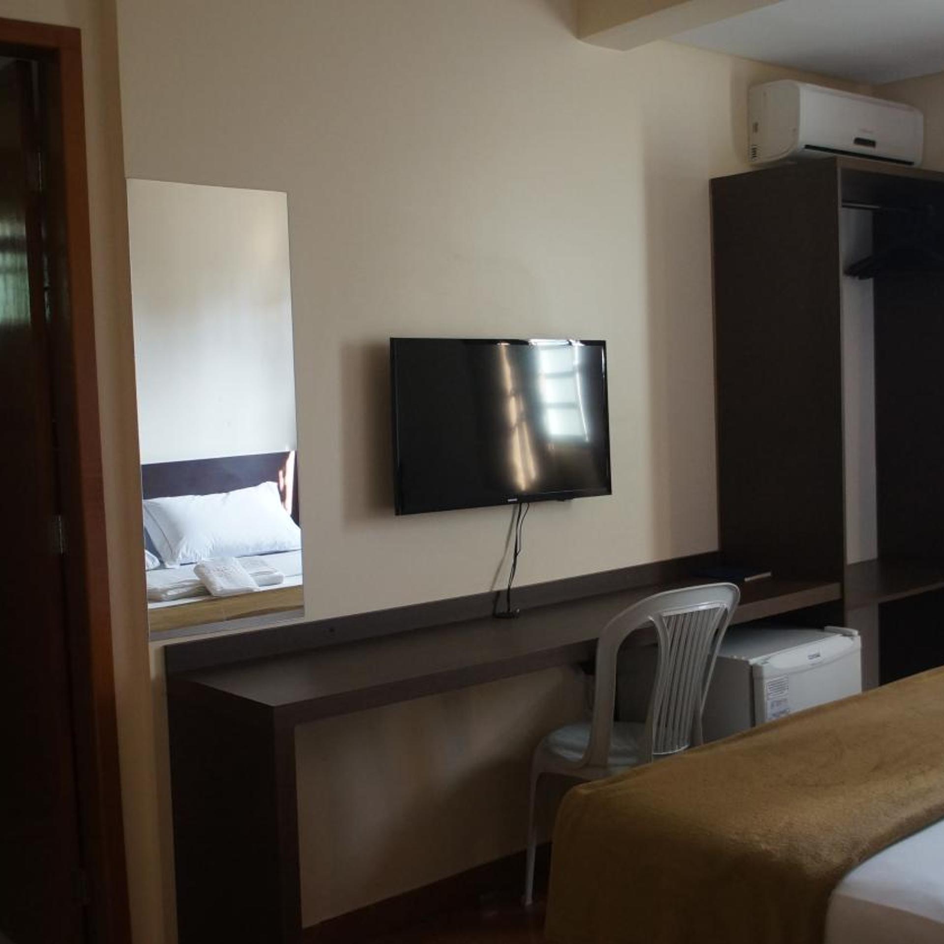 PINHEIROS HOTEL 50/57