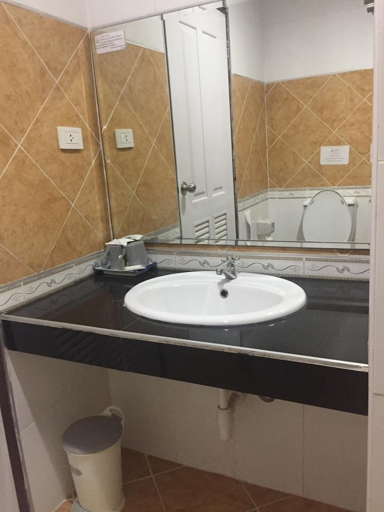Karnmanee Place 33/35