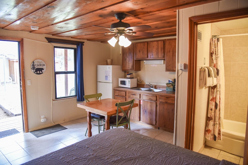Alpine Lodge 36/50