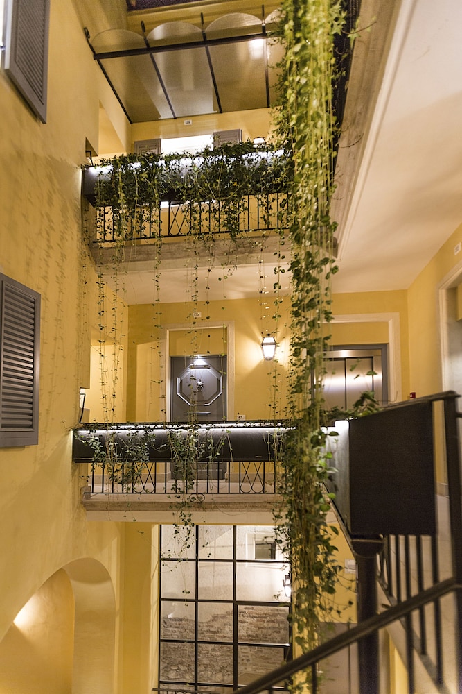 Residenza Palazzo Brenzoni 40/46