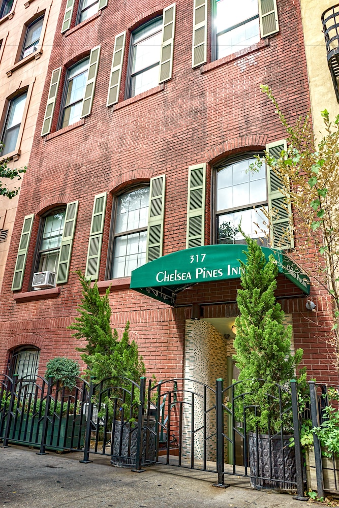 Chelsea Pines Inn photo5