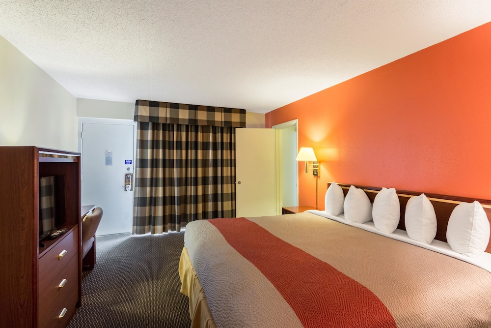 Motel6 Butte, MT - Historic City Center 20/59