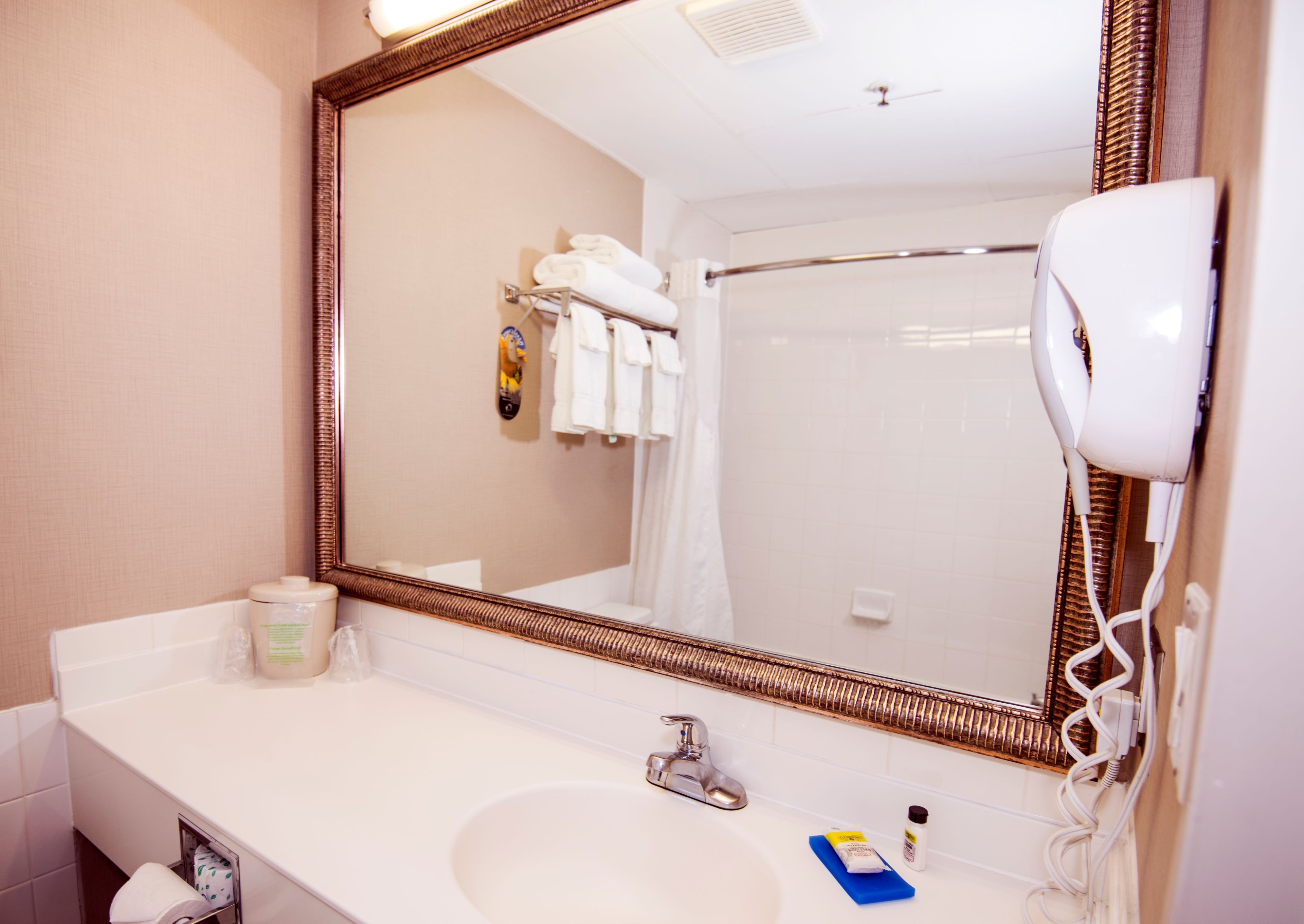 HOLIDAY INN EXPRESS RED DEER 67/68