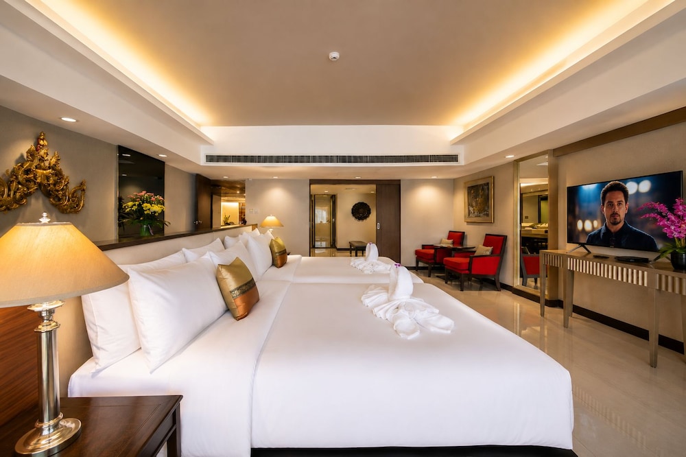 Indra Regent Hotel 35/82