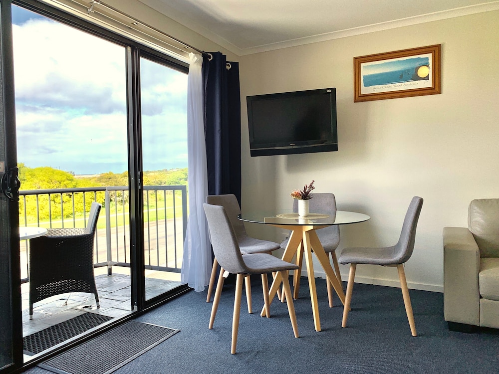 Apollo Bay Waterfront Motor Inn 63/80