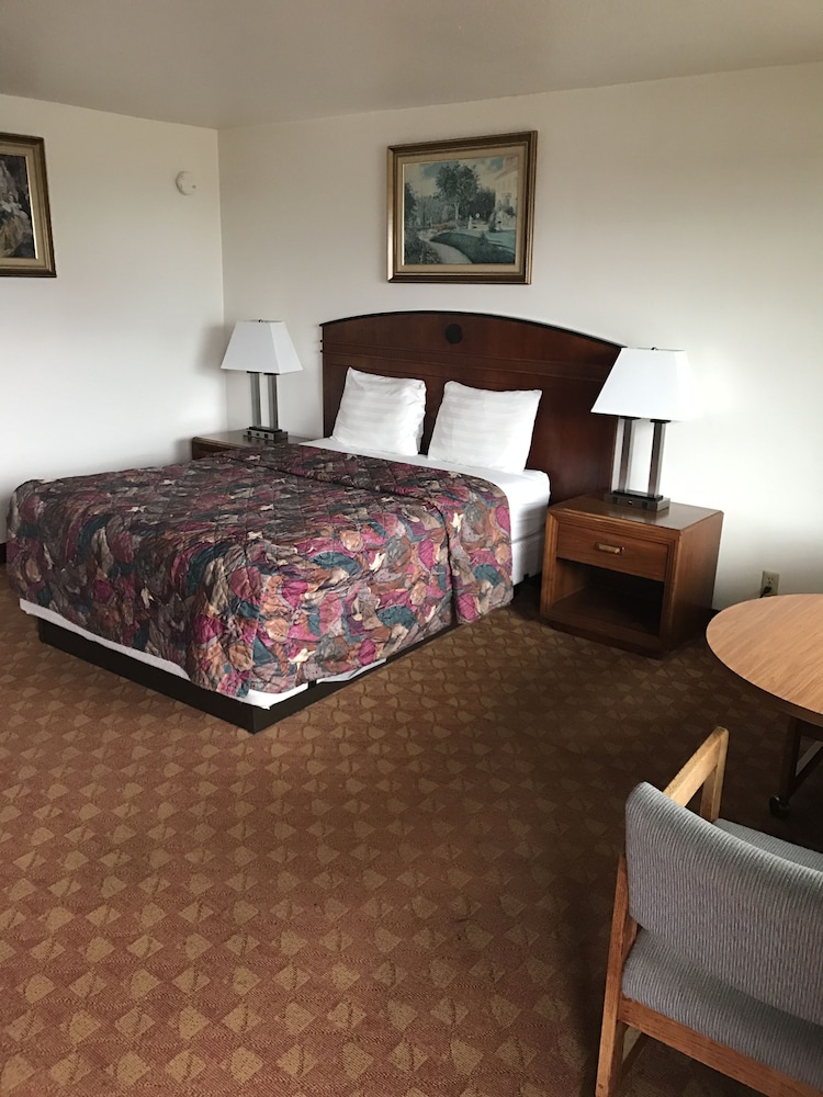 Travelodge by Wyndham Florence 8/53