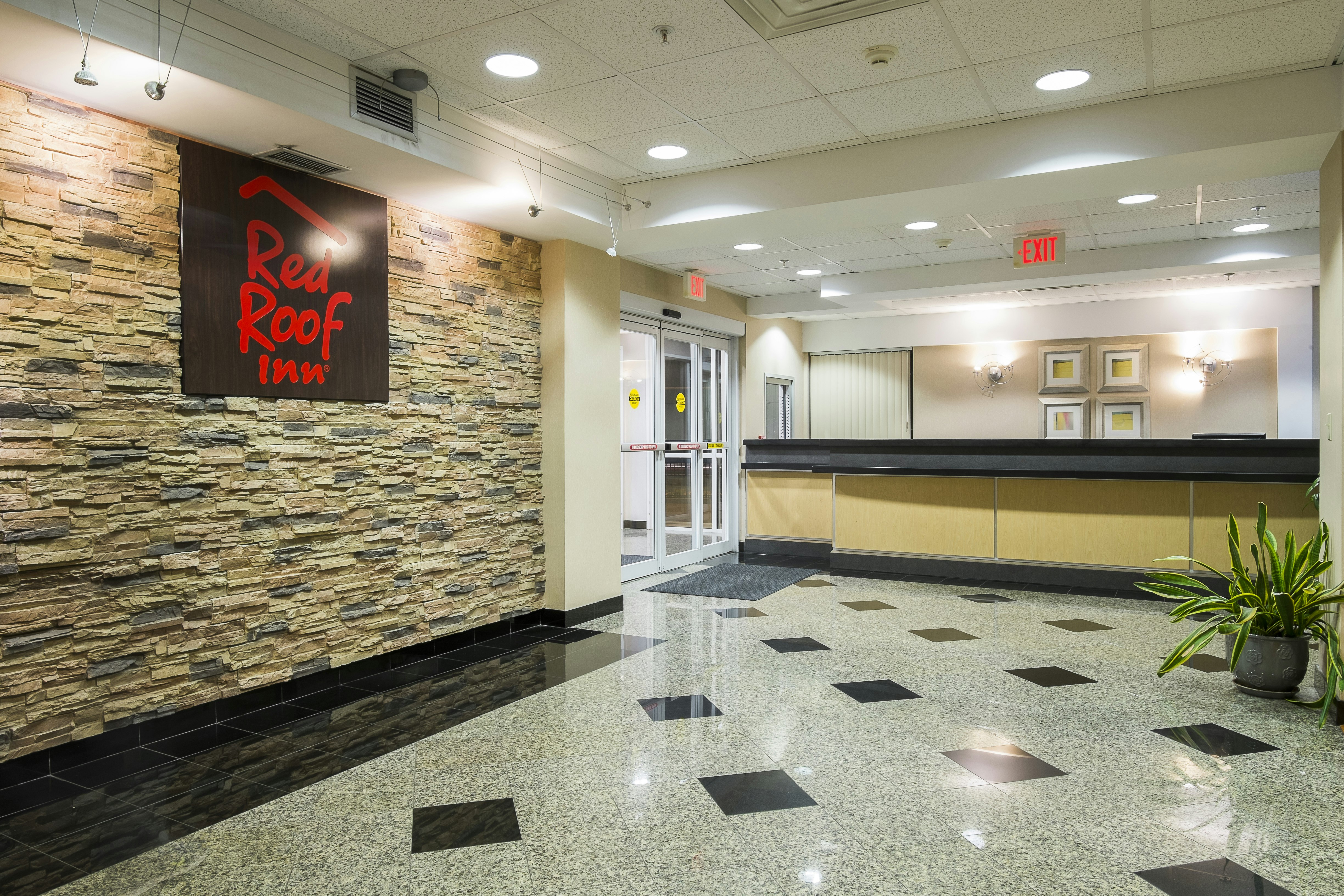 Red Roof Inn & Suites Philadelphia - Bellmawr 9/16