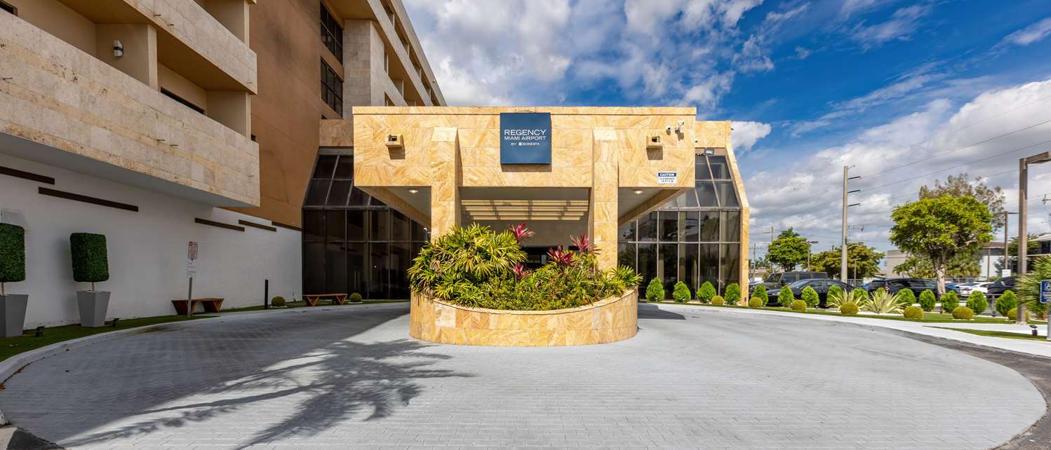Regency Miami Airport by Sonesta 76/77