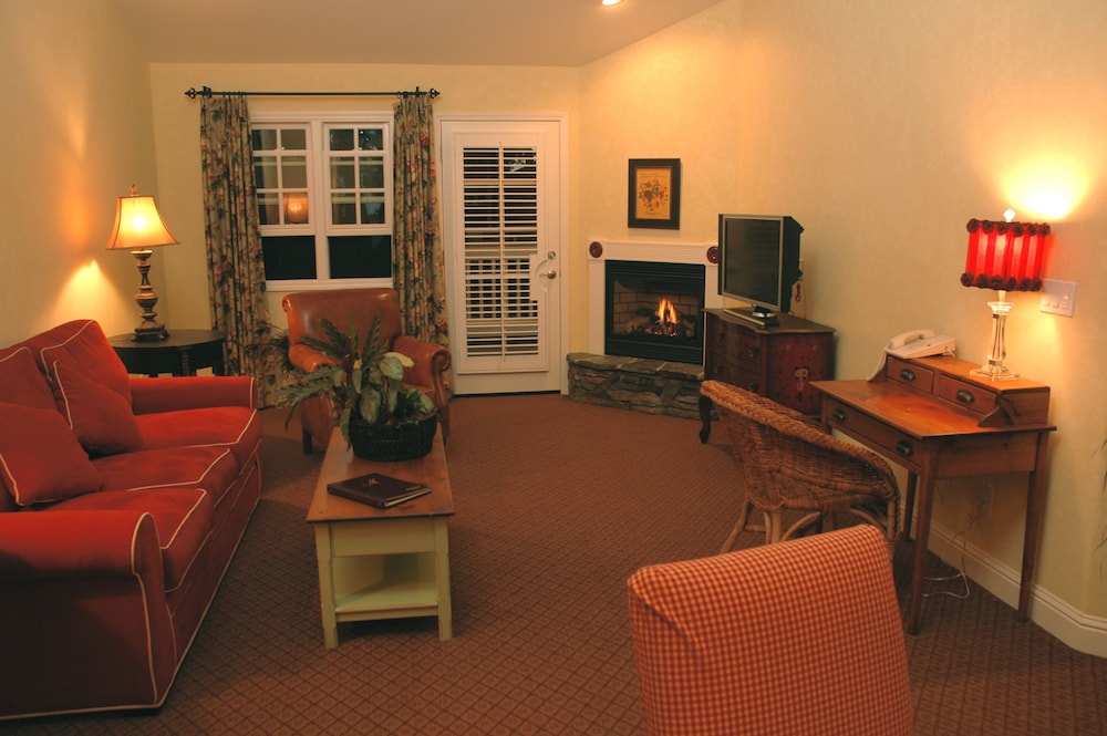 Cambria Pines Lodge 25/41