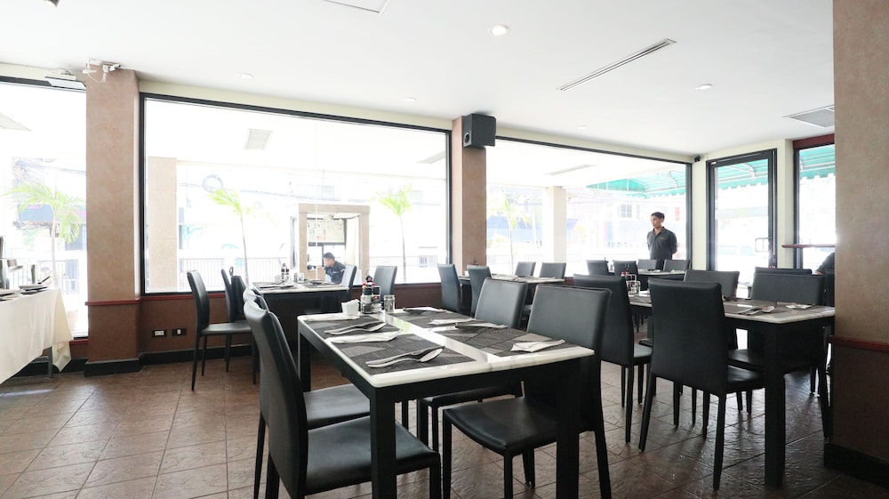 Admiral Suites Bangkok 34/50