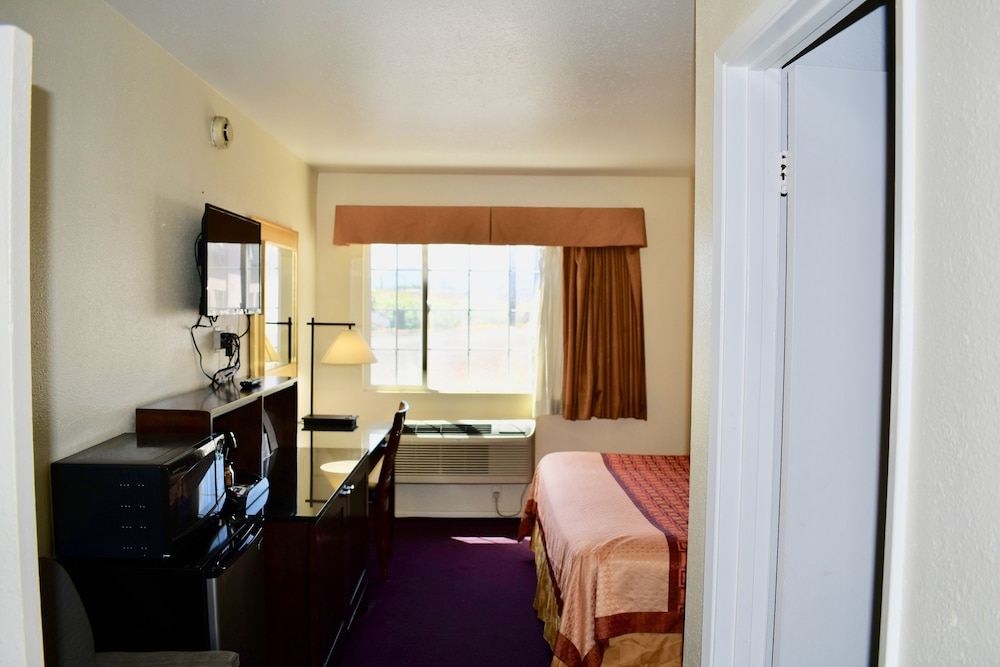 Travelers Inn Medford 42/58
