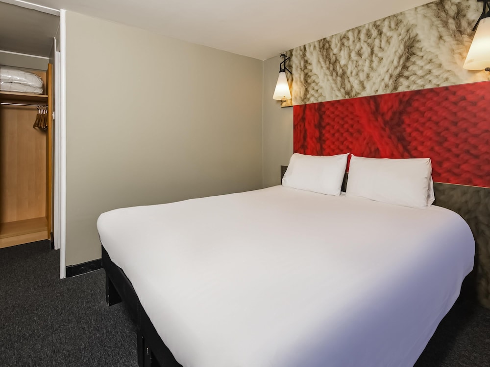 Ibis Plymouth 18/50