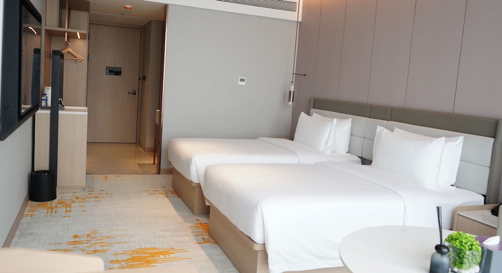 Elong Hotel Jakarta PIK 17/48