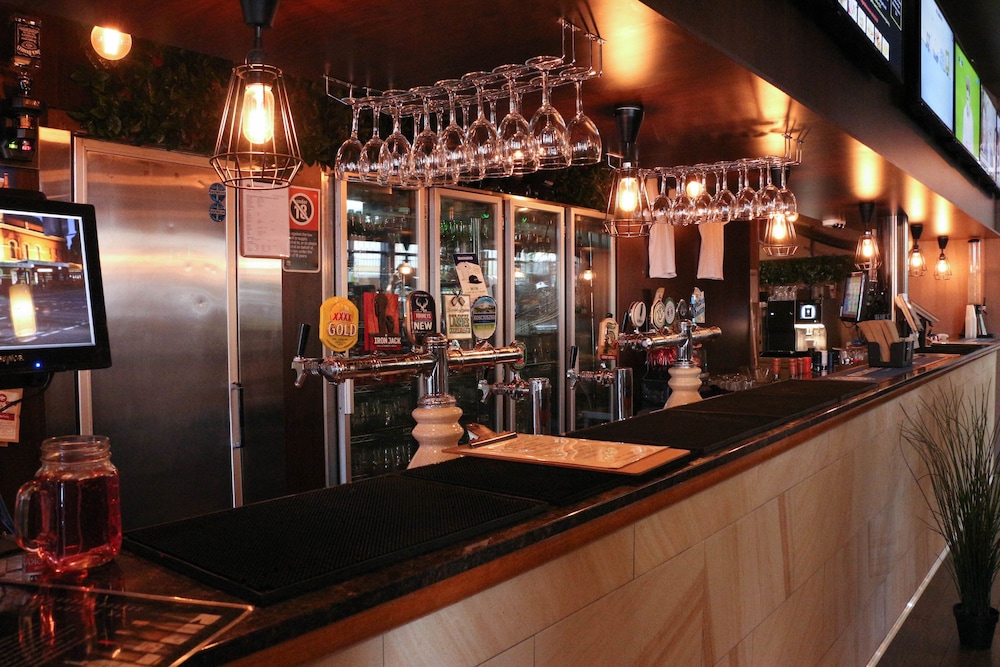 Glasgow Arms Hotel 50/55