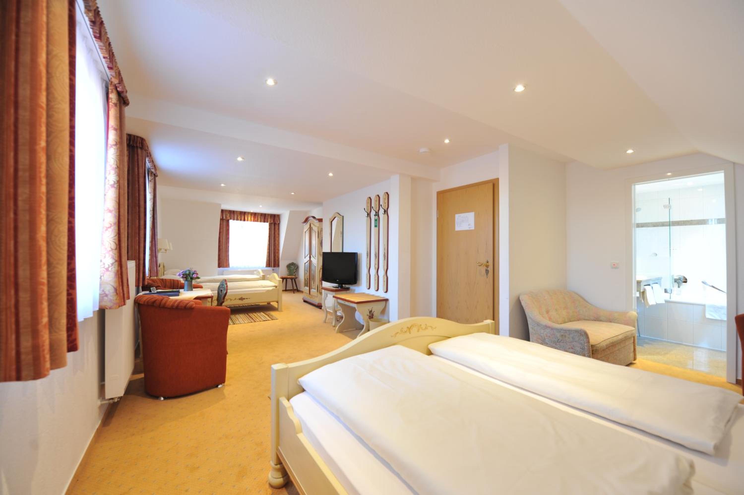 Room, Quadruple