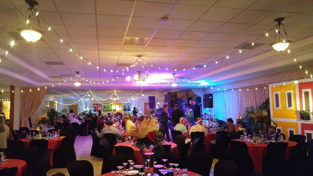 Fajardo Inn 35/50