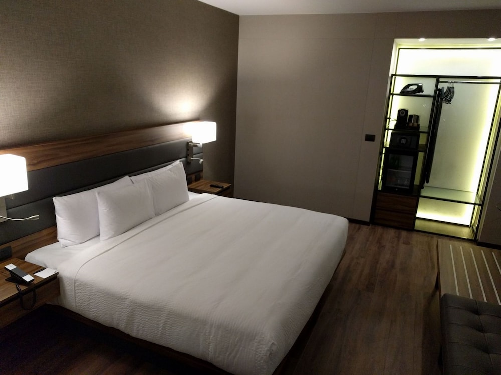 AC by Marriott Mexico Santa Fe 14/48