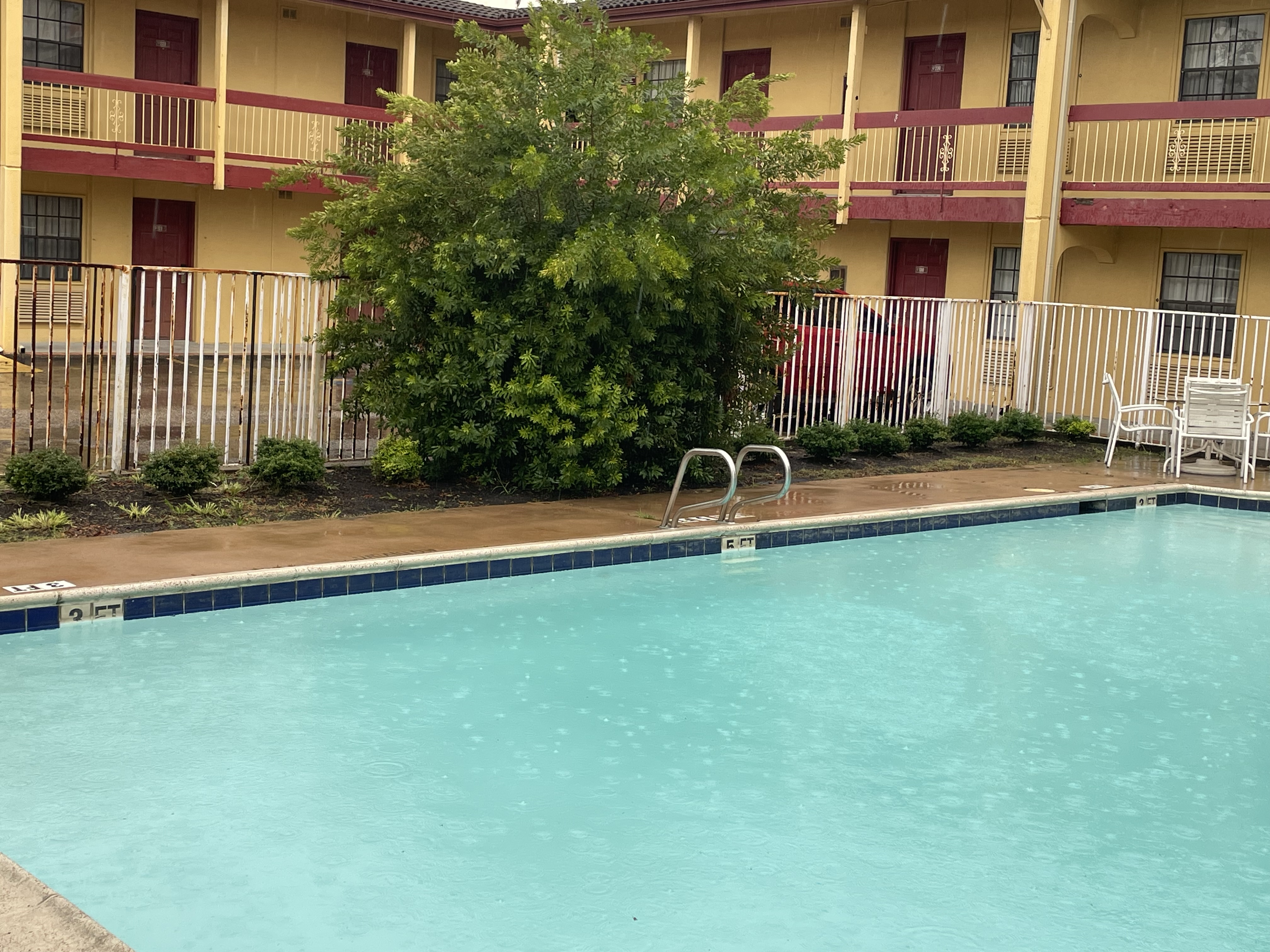 America Apos S Inn Houston 37/40