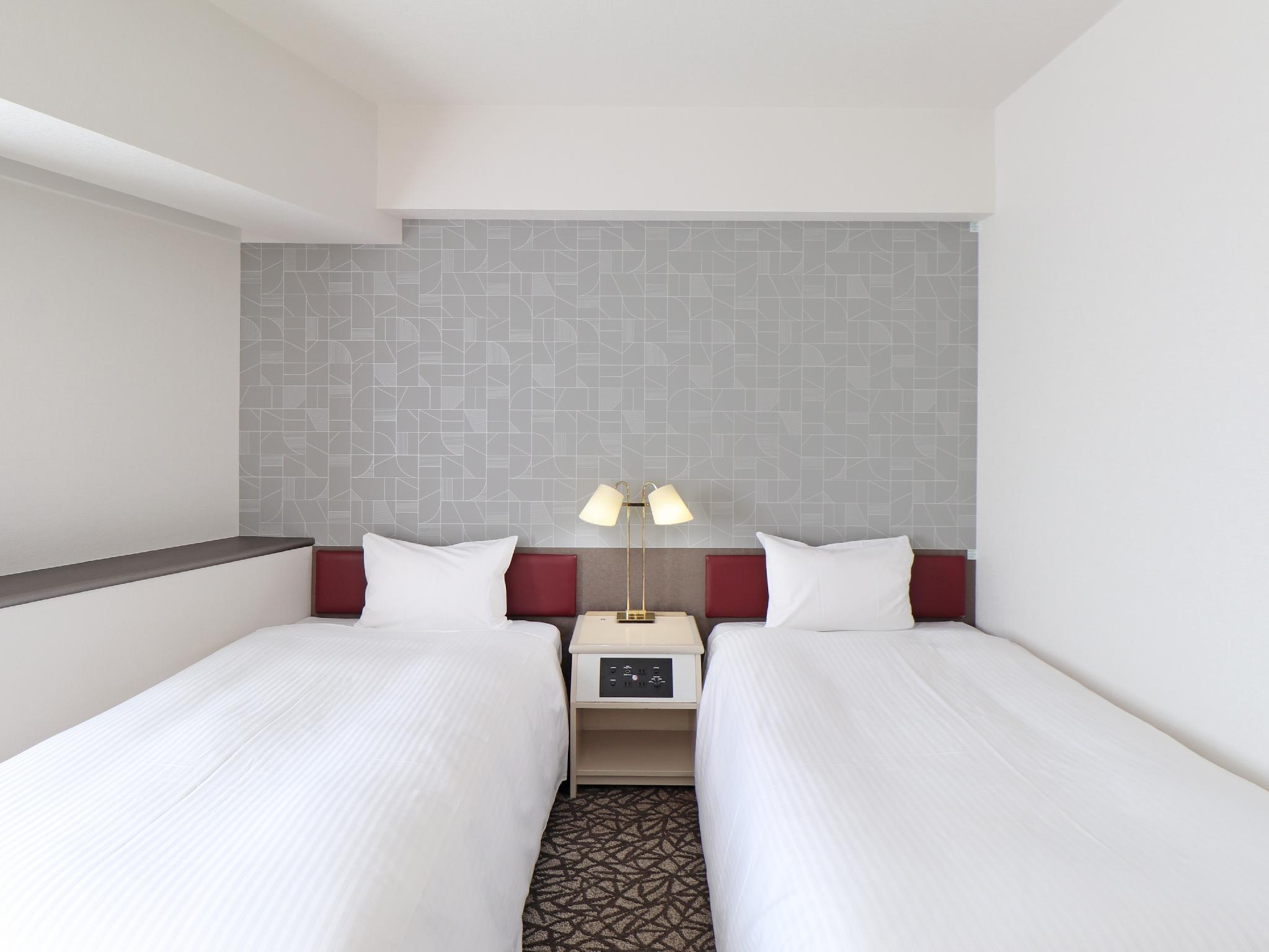 Renovated, Twin Beds, Smoking
