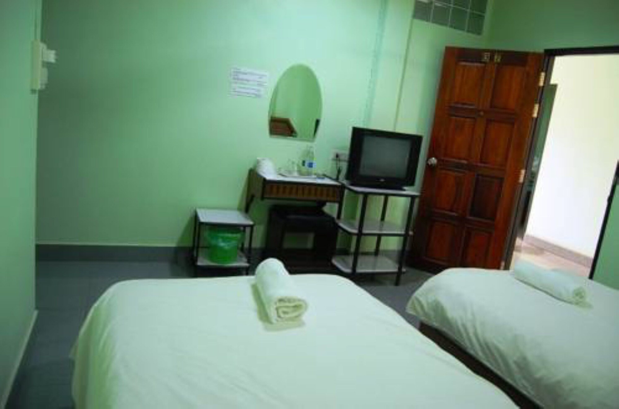 Standard, Twin Beds