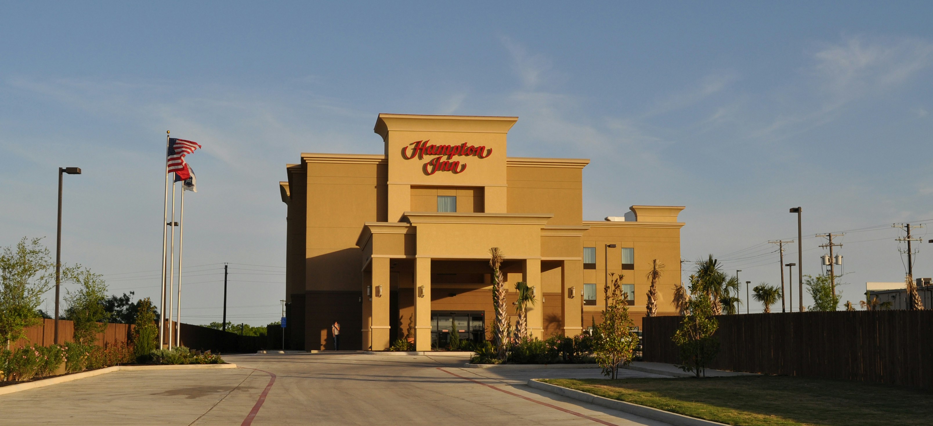 Hampton Inn Pleasanton 28/34