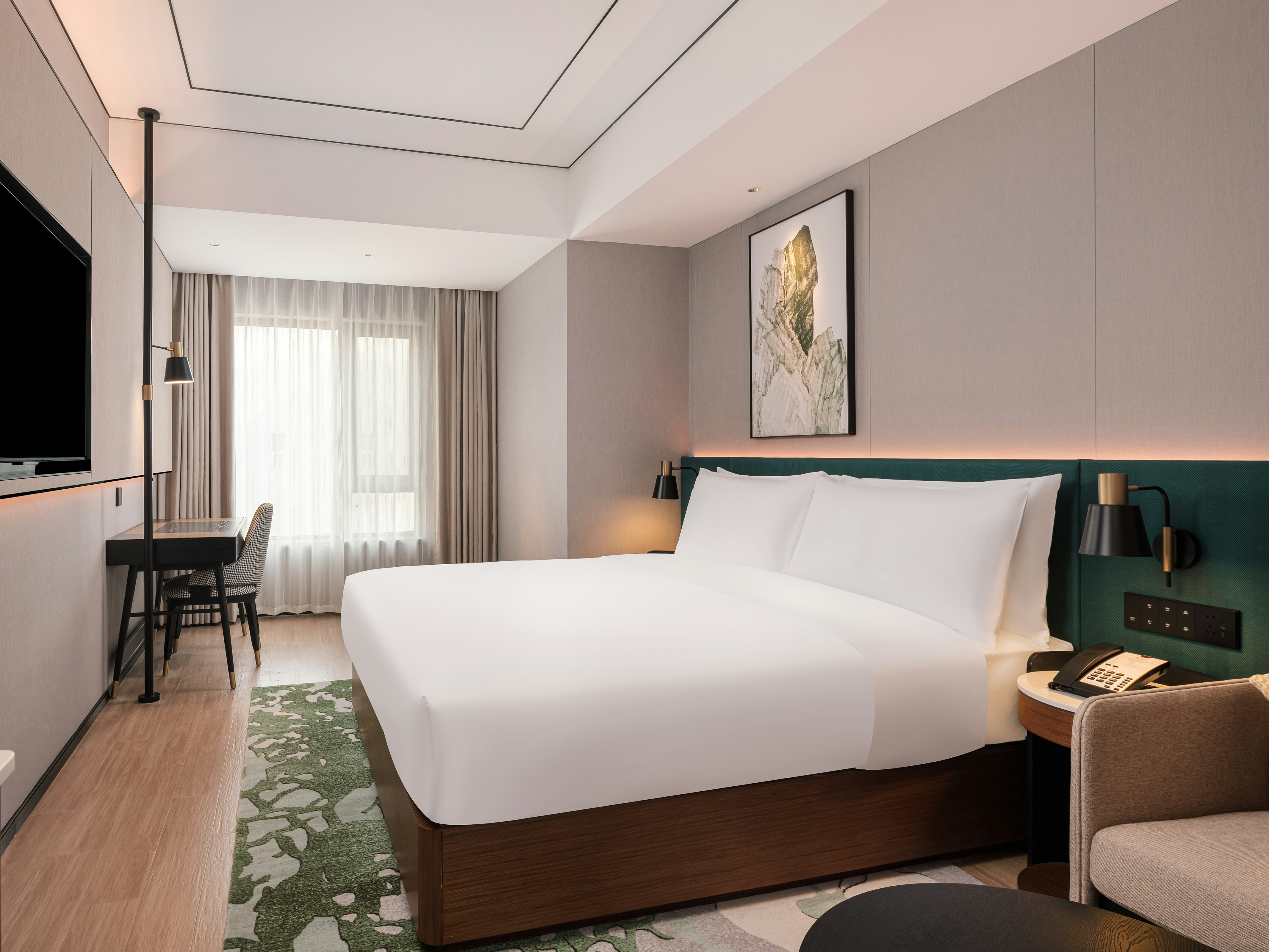 GUEST ROOM, KING BED