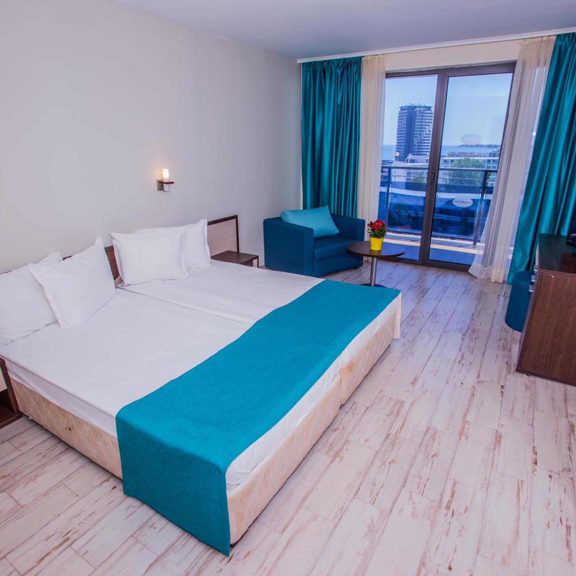 غرفة سوبيريور بسرير فردي بشرفة، Meridian Hotel 2/4
