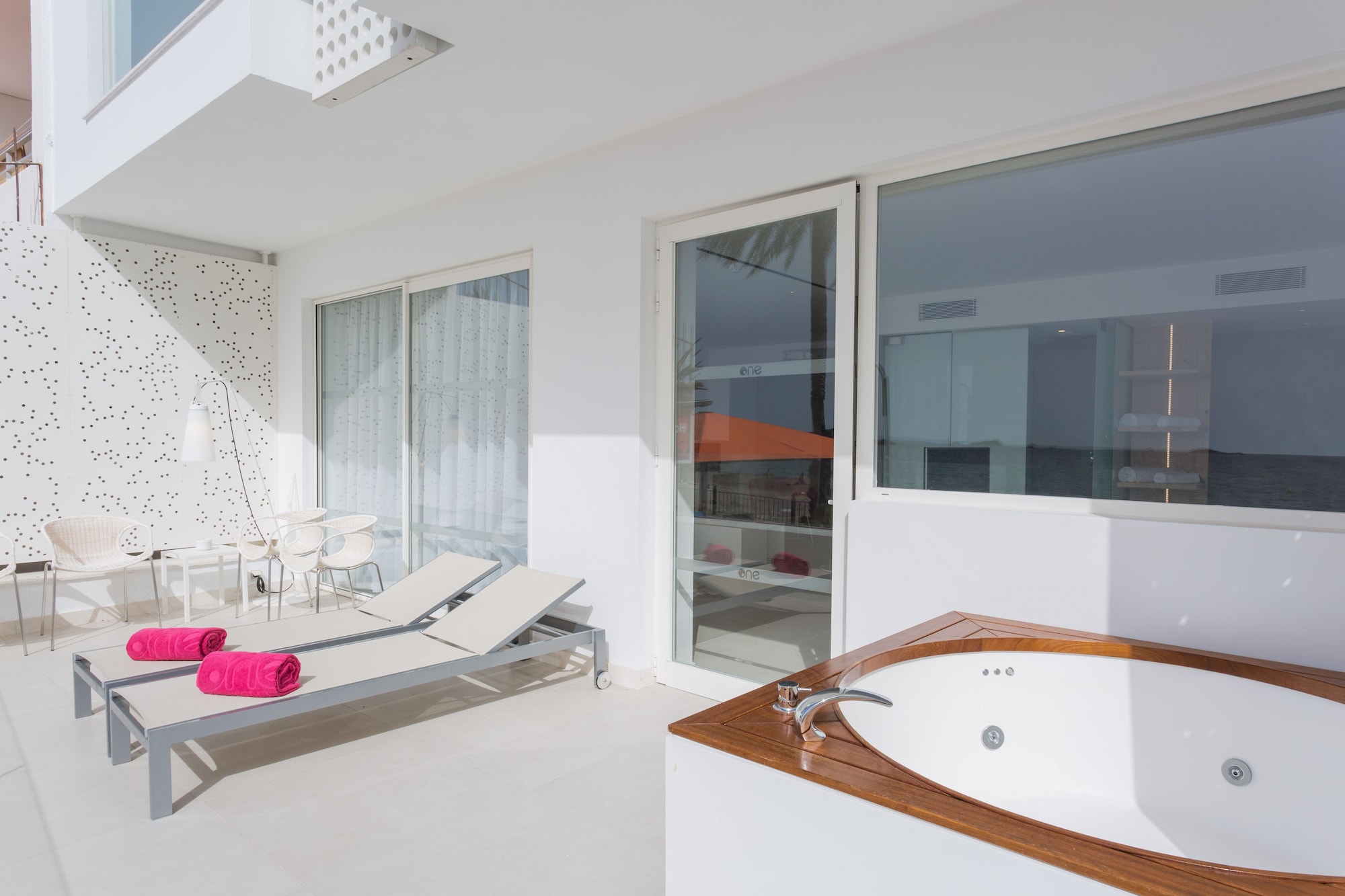 Premium, Suite, Double and Twin Beds, Pool Access، One Ibiza Suites 3/3